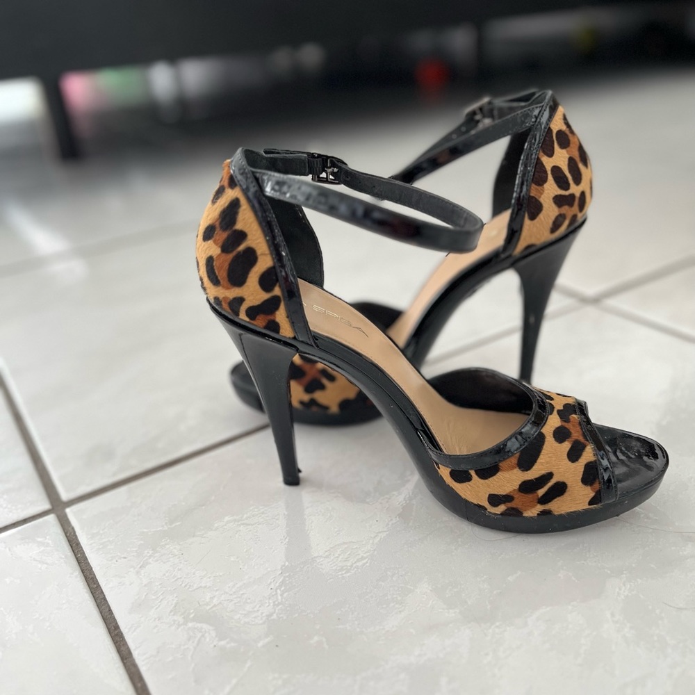 VIA SPIGA Black with Cheeta print Size 10